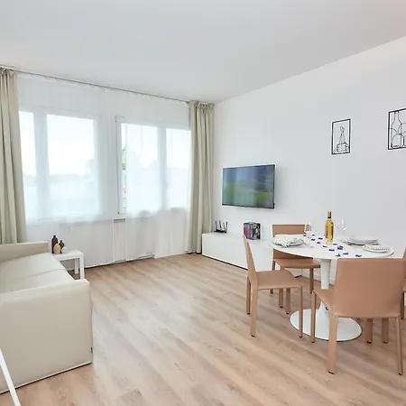 Nest River Apartment *
